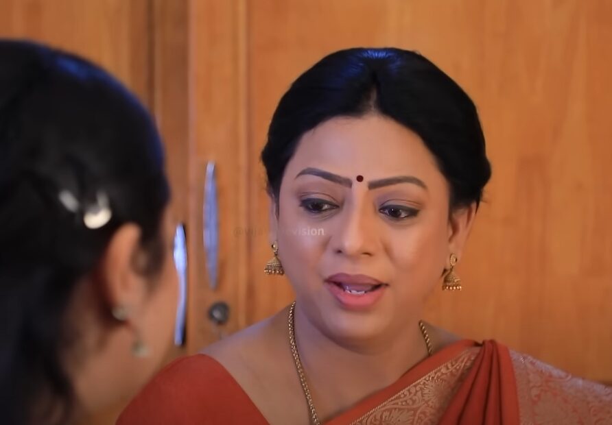 ஏன் வெளிப்படையா இருக்கே மாட்டுக்கே இனியா...! மகளுக்கு அட்வைஸ் கொடுத்த பாக்கியா..! கண்ணீர் விட்டு அழும் இனியா..! 3