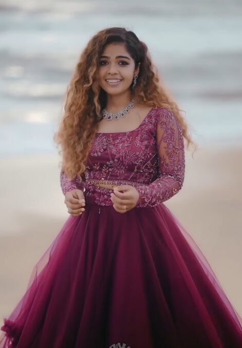 வருங்கால கணவரை அறிமுகப்படுத்திய சூப்பர் சிங்கர் புகழ் பிரியா ஜெர்சன்..!சத்தமில்லாமல் நடந்த நிச்சயதார்த்தம்..! 9