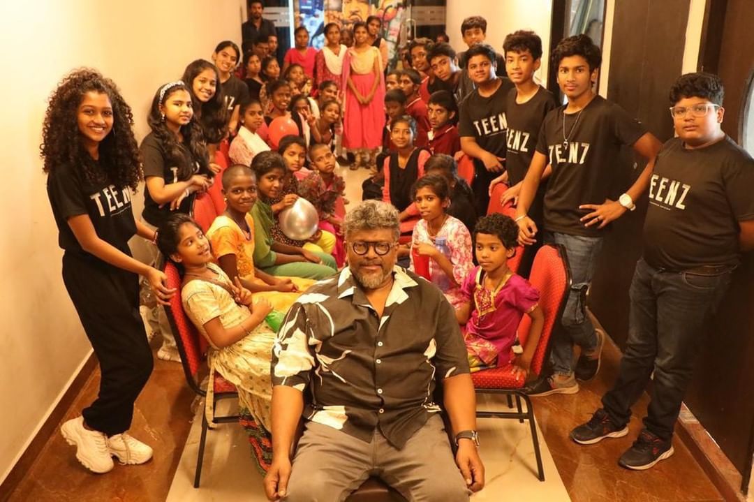 இந்தியனை தோற்கடித்து வெற்றிபெற்ற TEENZ..! படத்தின் வெற்றியை குழந்தைகளுடன் கொண்டாடிய Parthiban..! 3