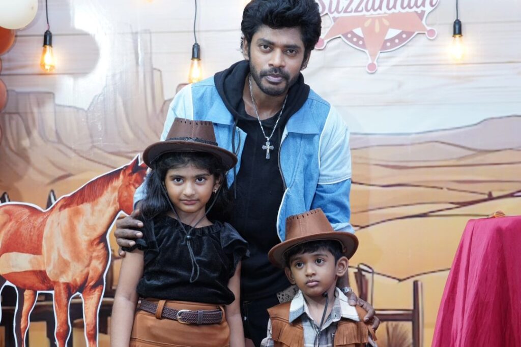 வா வா என் தேவதையே..! மகளின் 6வது பிறந்தநாளை கொண்டாடிய Sandy மாஸ்டர்...! 3