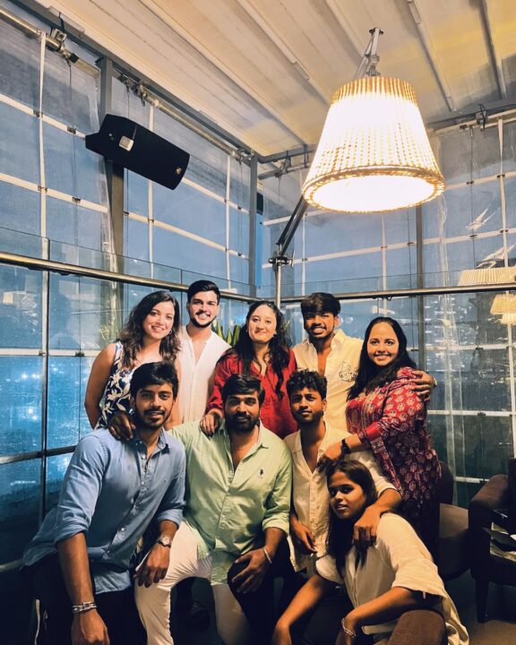 பல்லாண்டு வாழனும் மகனே..! மகன் சூர்யாவின் பிறந்தநாளை கொண்டாடிய நடிகர் விஜய் சேதுபதி..! 11