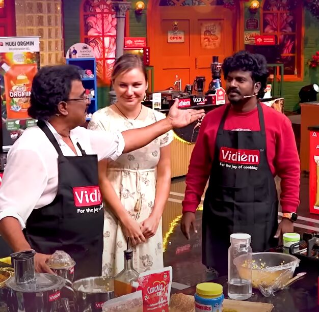 வெளிநாட்டு பெண்ணை கரெக்ட் செய்ய முயன்று VTV-யிடம் அடிவாங்கிய தங்கதுரை..! 3