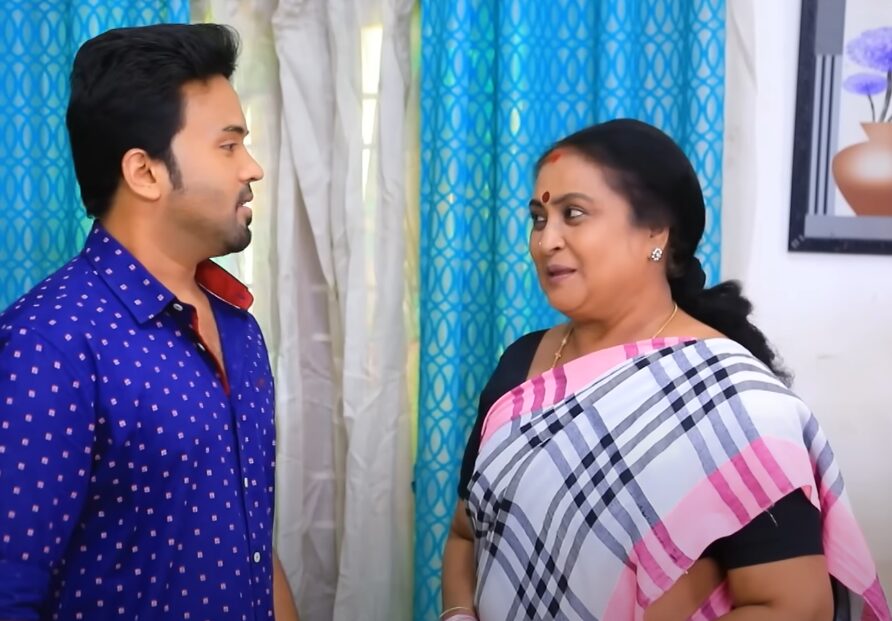 சினிமா சினிமான்னு சுத்தாதே..! எழில் வீட்டு செலவுக்கு காசு கொடுக்கவில்லை என திட்டும் ஈஸ்வரி..! உடைந்து நிற்கும் எழில்..! பாக்கியலட்சுமி ப்ரோமோ 3