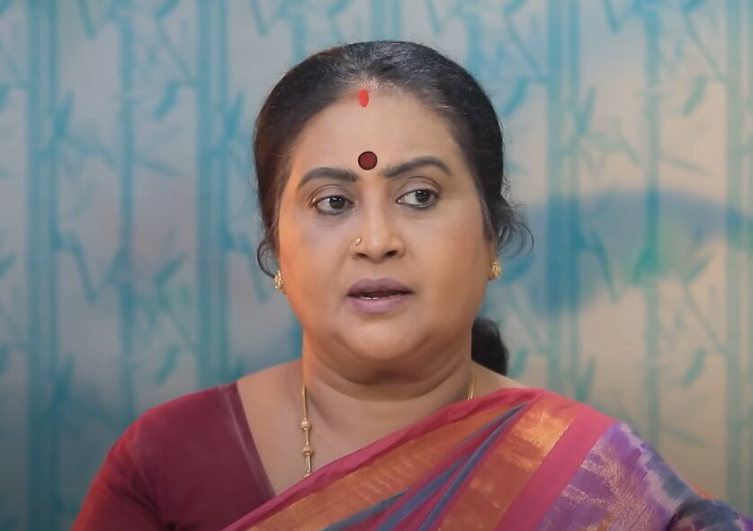 தாத்தாக்கு பிறந்தநாள் கொண்டாடுறோம் நீ வராதே..! பேரன் எழில் மீது கண்ணீருடன் கோபப்பட்ட ஈஸ்வரி..! பாக்கியலட்சுமி ப்ரோமோ இதோ...! 3