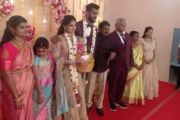 கோலாகலமாக நடைபெற்ற நடிகர் Bayilvan Ranganathan மகள் திருமணம்..! வைரலாகும் புகைப்படங்கள்..! 3