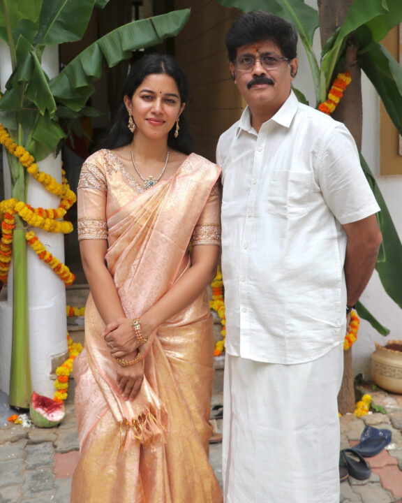 பெங்களூரில் புதிய வீடு கட்டி கிரஹப்பிரவேசம் செய்த நடிகை Mirnalini Ravi..! 5