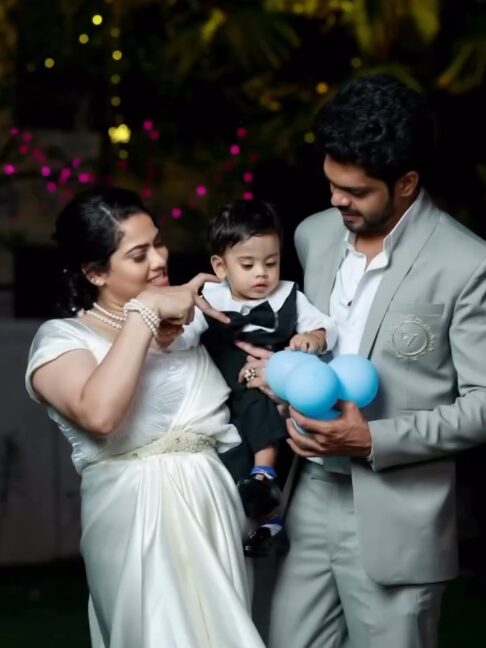 மகனின் முதல் பிறந்தநாளை கொண்டாடிய பாண்டவர் இல்லம் சீரியல் நடிகை Anu..! 3