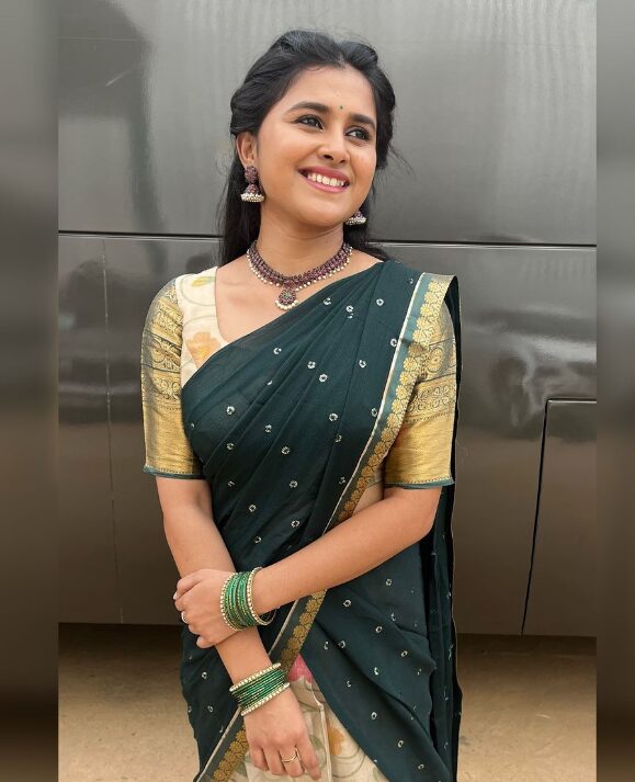 Thalapathy பாடலுக்கு வெறித்தனமாக குத்தாட்டம் போட்ட பாண்டியன் ஸ்டோர்ஸ் சீரியல் ராஜி..! வைரலாகும் வீடியோ..! 3