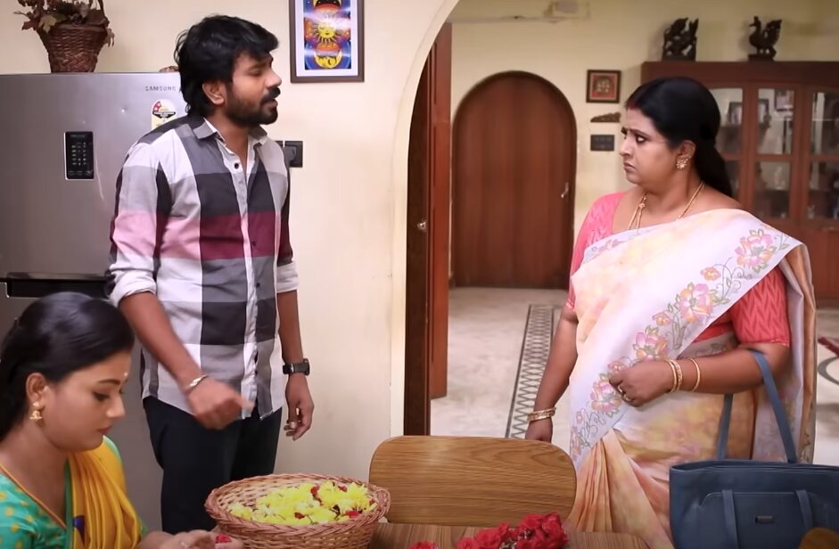 ஈஸ்வரிக்கு கொண்டு சென்ற உணவை பெரியவர்களுக்கு கொடுத்த மீனா..! கடை உணவால் உடல்நிலை சரி இல்லாமல் போன ஈஸ்வரி..! சிறகடிக்க ஆசை..! 3