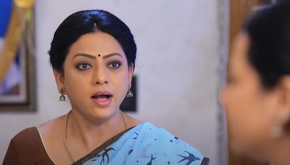 கோபி உடன் சேர்ந்து கொண்டு ஈஸ்வரி மற்றும் பாக்கியாவை எதிர்த்த இனியா..! பாக்கியலட்சுமி ப்ரோமோ..! 3