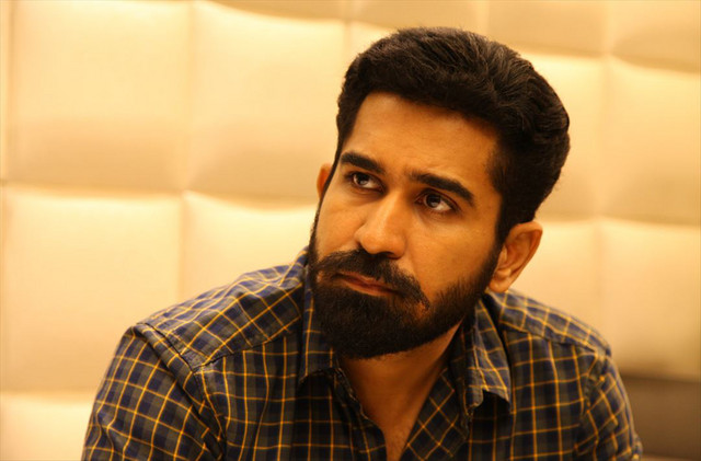 நடிகர் Vijay Antony நடிக்கும் HITLER படத்தின் "அடியாத்தி" First Single வெளியாகியது..! 3