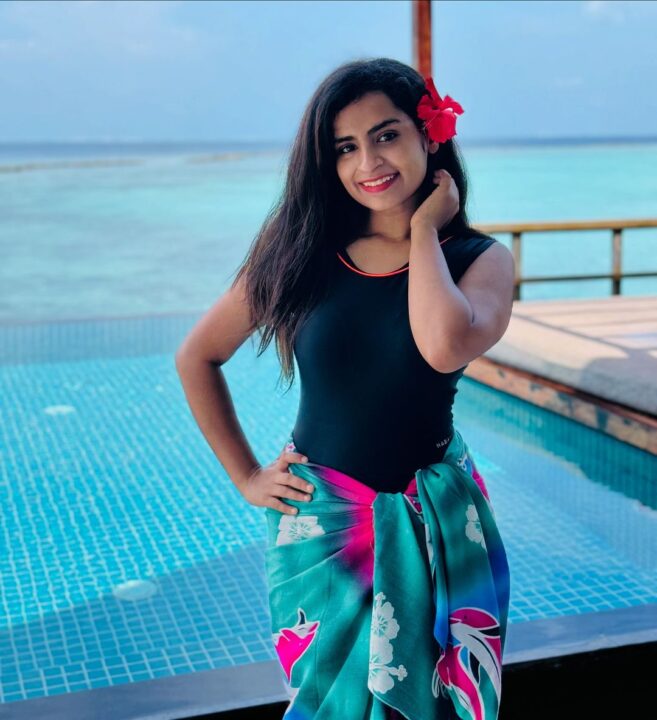 மாலத்தீவில் ஆளே மாறிய Sivaangi..! கதாநாயகிகளை மிஞ்சும் போஸ்..! வைரலாகும் லேட்டஸ்ட் புகைப்படங்கள்..! 3