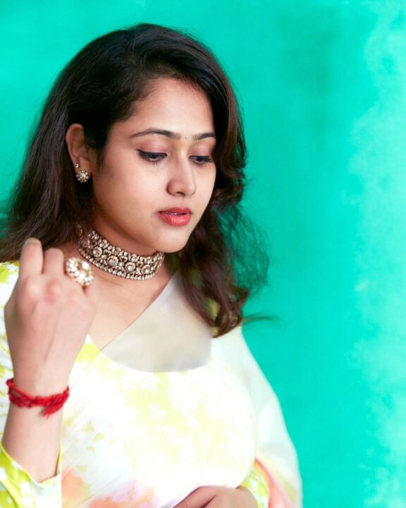 அழகில் கதாநாயகிகளுக்கே போட்டி கொடுக்கும் இயக்குனர் Atlee மனைவி Priya..! வைரலாகும் புகைப்படங்கள்..! 3