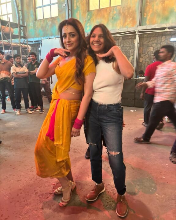 எங்கடா அந்த மஞ்ச சேலை..! GOAT படத்தின் BTS புகைப்படங்களை வெளியிட்ட நடிகை Trisha..! 5
