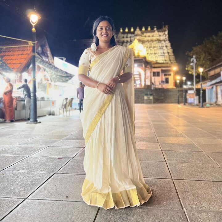 ஓ கேரளா பெண் குட்டியோ..! ஓணம் சேலையில் கலக்கும் எதிர்நீச்சல் சீரியல் கதாநாயகி கோமதி..! 3