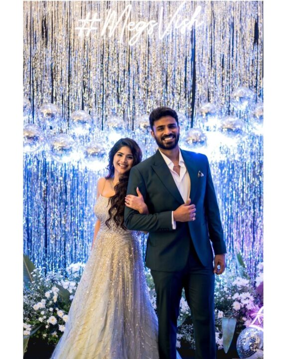 இணையத்தில் வைரலாகி வரும் நடிகை Megha Aakash திருமண வரவேற்பு புகைப்படங்கள்..! 5