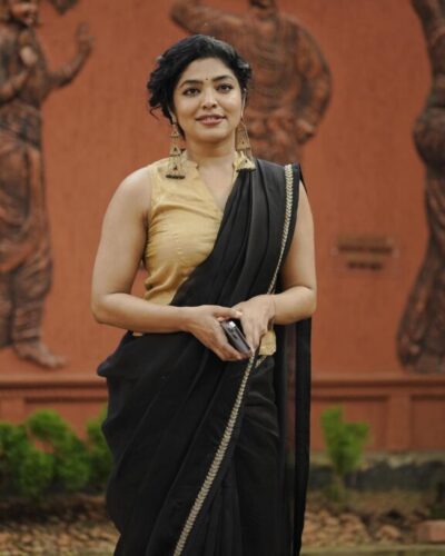 பாடகி Suchitra மீது போலீசில் புகார் கொடுத்த பிரபல நடிகை..! அதிர்ச்சியில் சினிமா உலகம்..! 3