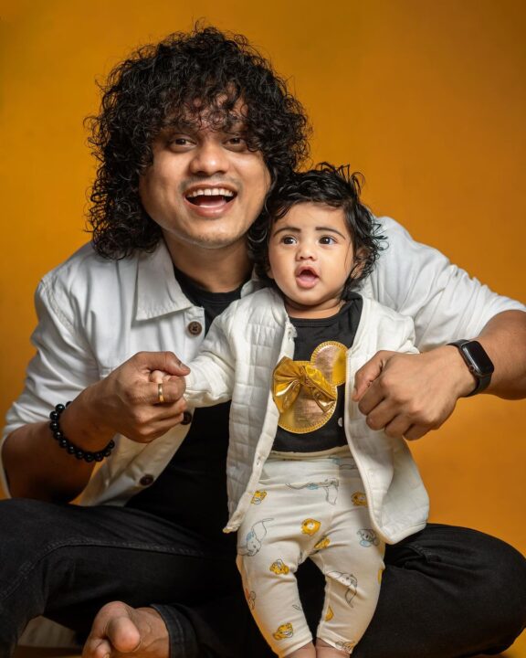 மகளை ரசிகர்களிடம் அறிமுகப்படுத்திய Pugazh..! மகளின் முதல் பிறந்தநாள் கொண்டாட்டம்..! 3