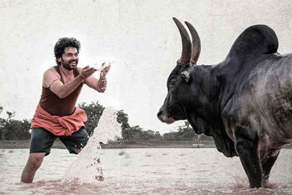 நான்கு நாட்களில் மெய்யழகன் படத்தின் மொத்த வசூல்..! லாபமா வெற்றியா..! வெளியான அப்டேட்..! 3