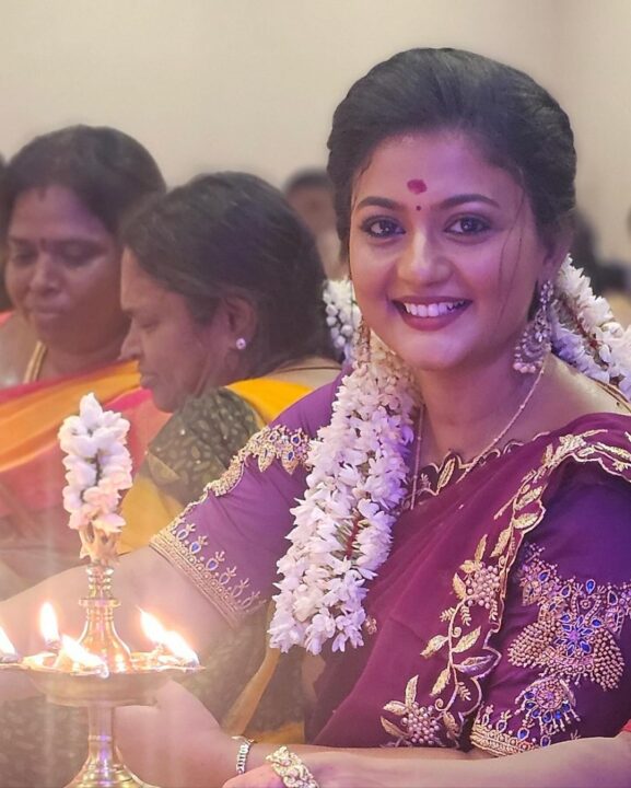 விளக்கு பூஜையில் கலந்துகொண்ட சிறகடிக்க சீரியல் நாயகி மீனா..! செம்ம கியூட்டான புகைப்படங்கள்..! 3