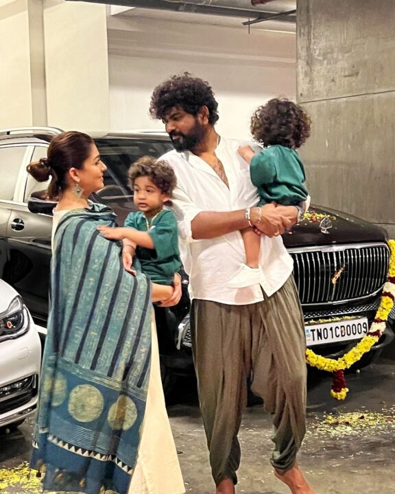 கணவர் குழந்தைகளுடன் வீட்டில் ஆயுத பூஜை கொண்டாடிய நடிகை நயன்தாரா...! வைரலாகும் புகைப்படங்கள்..! 5