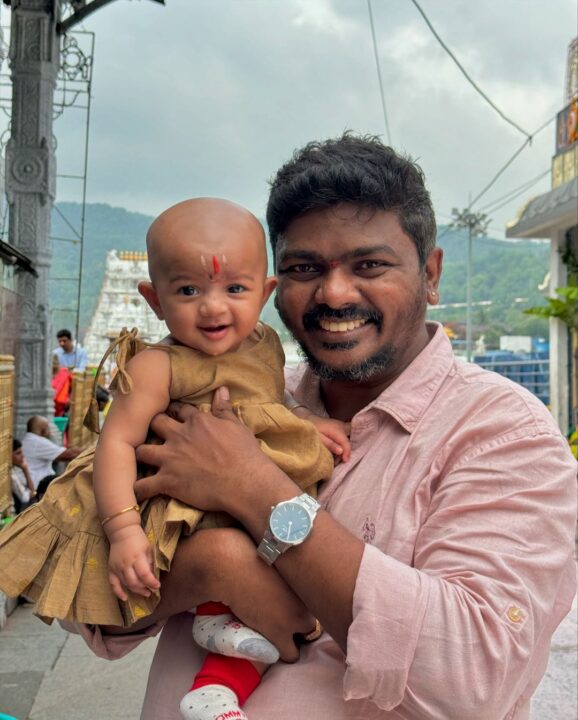 குடும்பத்துடன் திருப்பதியில் ராஜா ராணி சீரியல் நடிகை ஸ்ரீ தேவி அசோக்..! வைரலாகும் அழகிய குடும்ப புகைப்படங்கள்..! 3