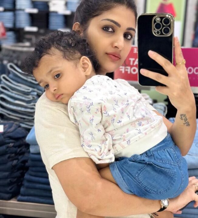 பிக் பாஸ் வீட்டுக்குள் அர்னவ் அன்ஷிதா..! மனைவி திவ்யா வெளியிட்ட வீடியோ..! 3