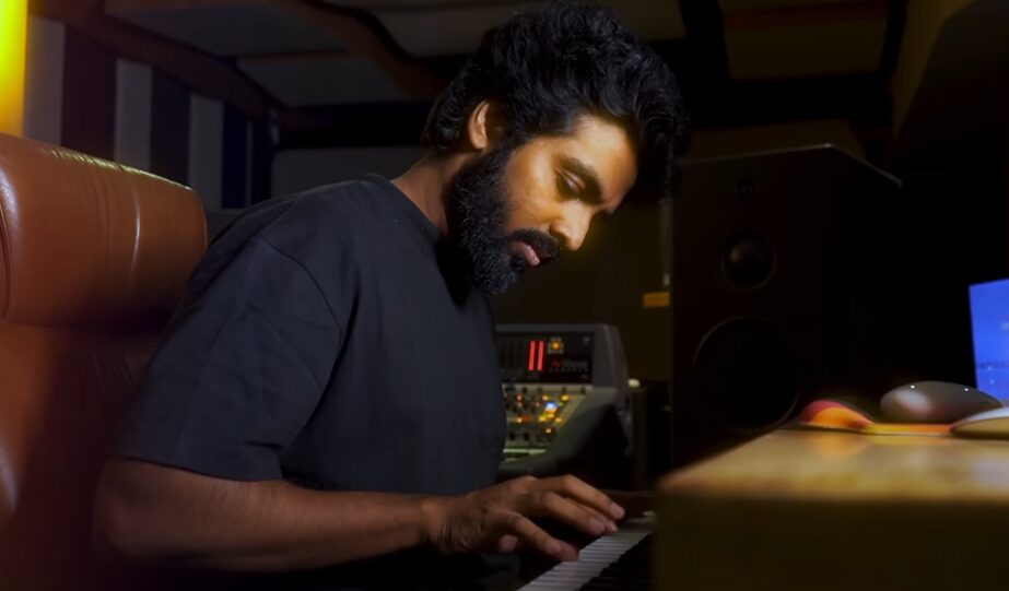 நாளை வெளியாகிறது அமரன் படத்தின் மின்னலே First Single..! GV இசையில் வெளியான ப்ரோமோ இதோ..! 3