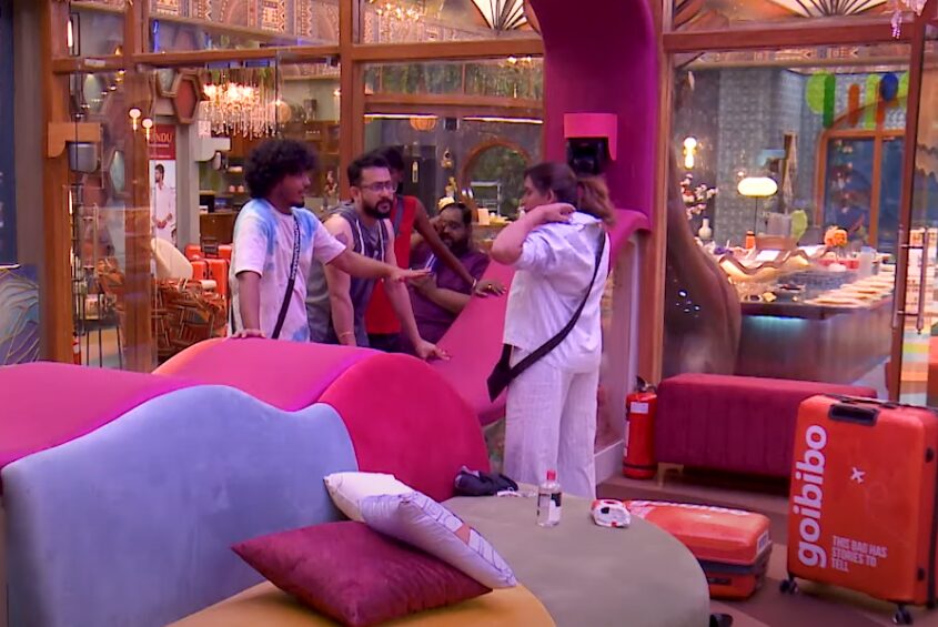 நான் வெளியே போனாலும் பரவாயில்லை..! ஆண்களுடன் சண்டையிடும் ஜாக்லின்..! பிக் பாஸ் ப்ரோமோ..! 3