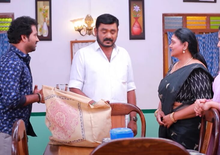 உடல்முடியாத அம்மாவுக்கு உணவு சமைச்சு கொடுக்கும் கோமதி..! கண்டுபிடித்த பாண்டி..! பாண்டியன் ஸ்டோர்ஸ் ப்ரோமோ..! 3