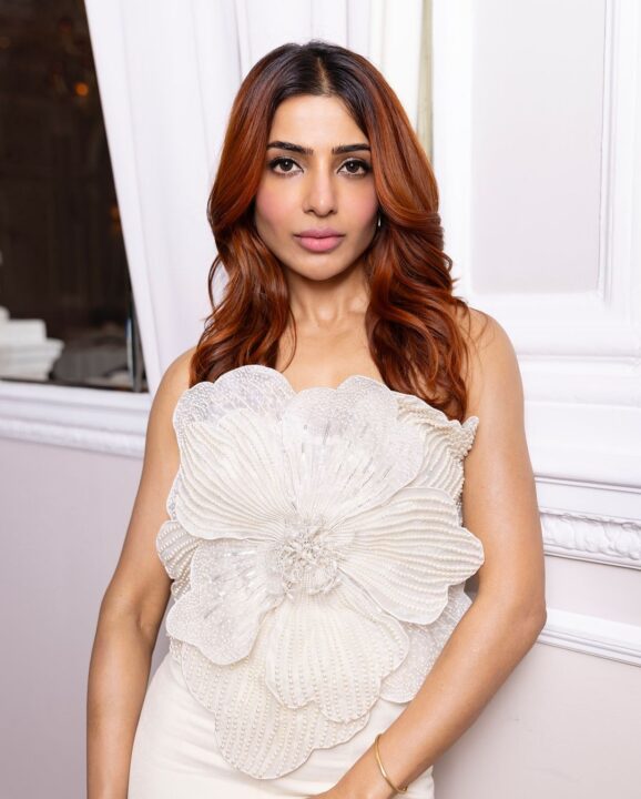 அழகில் அசத்தும் நடிகை Samantha..! வெறித்தனமாக வெளியாகிய லேட்டஸ்ட் புகைப்படங்கள்..! 3