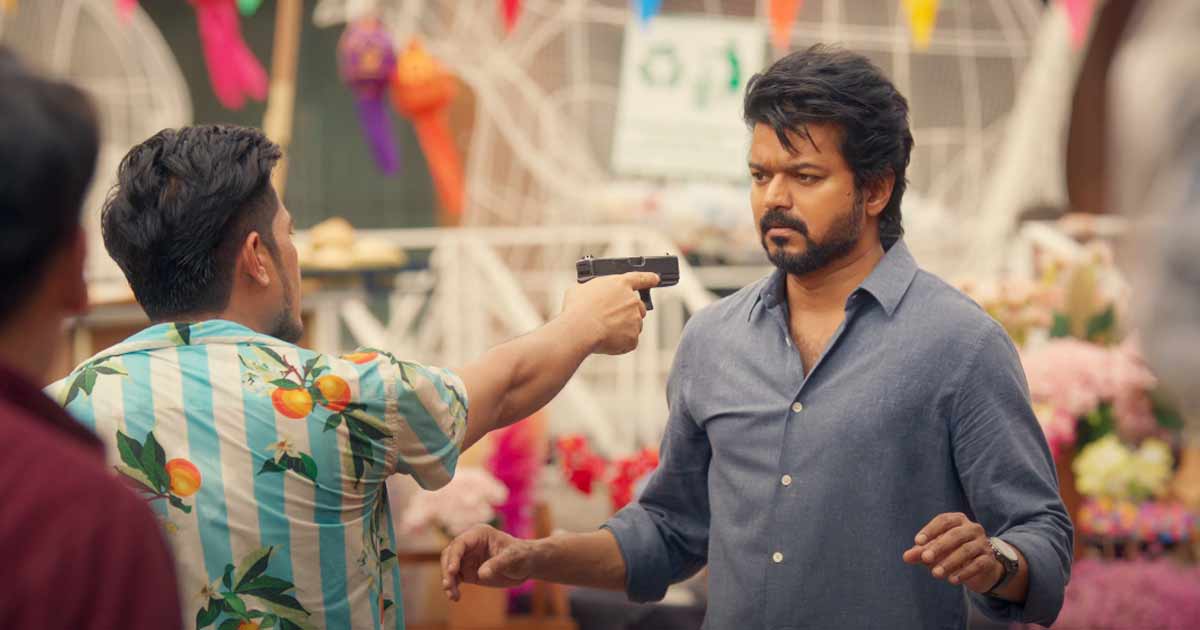 GOAT படத்தின் வெற்றியை கேக் வெட்டி கொண்டாடிய நடிகர் Vijay..! வைரலாகும் வீடியோ...! 3