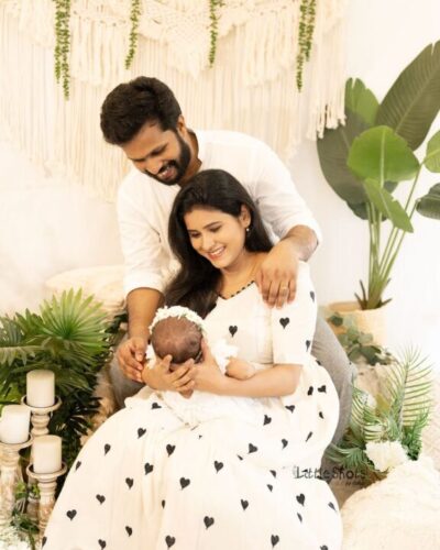 மகளுடன் முதல் போட்டோஷூட் எடுத்த சீரியல் நடிகை ரித்திகா..! 5
