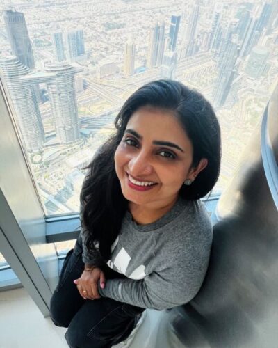 டீ ஷர்ட் ஜீன்ஸில் துபாயை கலக்கும் பாண்டியன் ஸ்டார் சீரியல் நாயகி சுஜிதா..! 3
