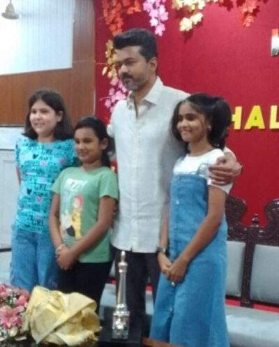 ராணுவ வீரர்களின் குடும்பங்களுடன் சந்திப்பு நிகழ்ச்சி நடத்திய தளபதி விஜய்..! 5