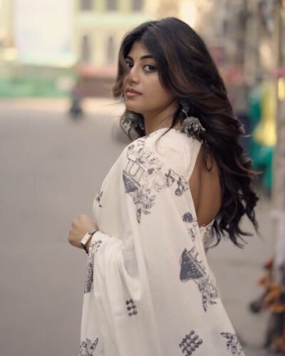 அழகில் அசத்தும் நடிகை கயல் ஆனந்தி..! வைரலாகும் செம்ம கியூட்டான வீடியோ..! 3