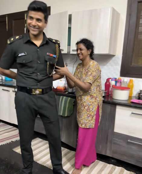 அமரன் கெட்டப்பில் வீட்டிற்கு சென்று மனைவிக்கு சர்ப்ரைஸ் கொடுத்த சிவகார்த்திகேயன்..! 3