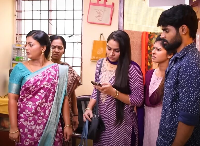 தம்பியை அடிக்க வந்த ஈஸ்வரி கையை பிடித்து தடுத்த மீனா...! சிறகடிக்க ஆசை ப்ரோமோ இதோ..! 3