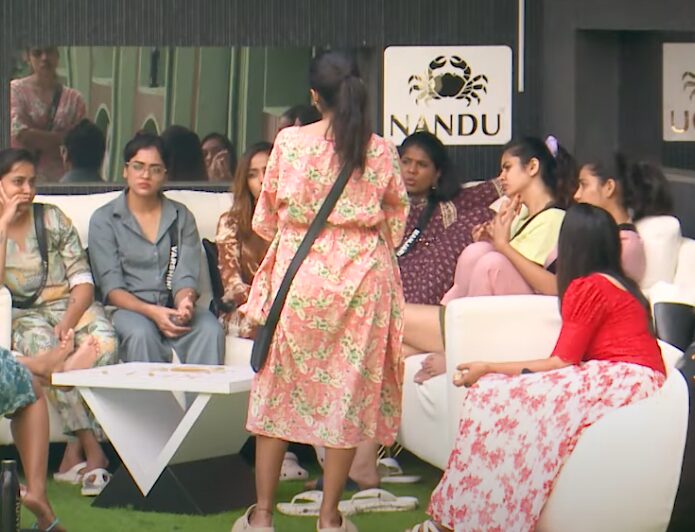 ரியாவை ஆண்கள் டீம் போக சொல்லி வற்புறுத்தும் பெண்கள் அணி..! Bigg Boss Promo..! 3