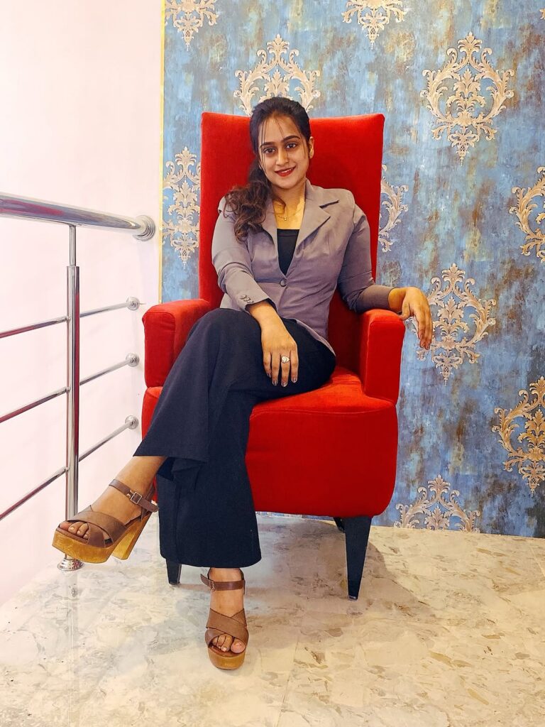 BIGGBOSS-ல் படுபயங்கரமான TWIST.. STAGE-லையே வெளியேற்றப்பட்ட பெண் போட்டியாளர்.. பரபரப்புடன் தொடங்கிய Biggboss சீசன் 10 3