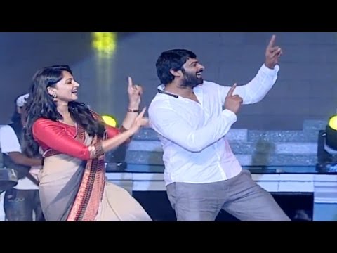VIDEO : Prabhas Dance On Stage  - Anushka Shetty - SS Rajamouli - Baahubali 2 Trailer Released