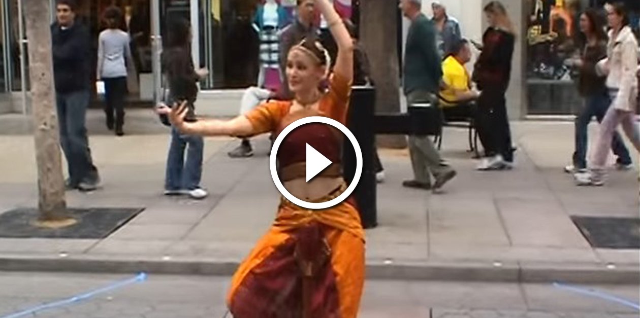 A foreigner dancing Bharathanatyam so gracefully 3