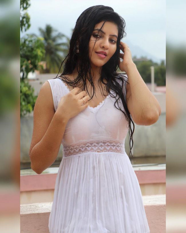 Athulya Ravi Transparent