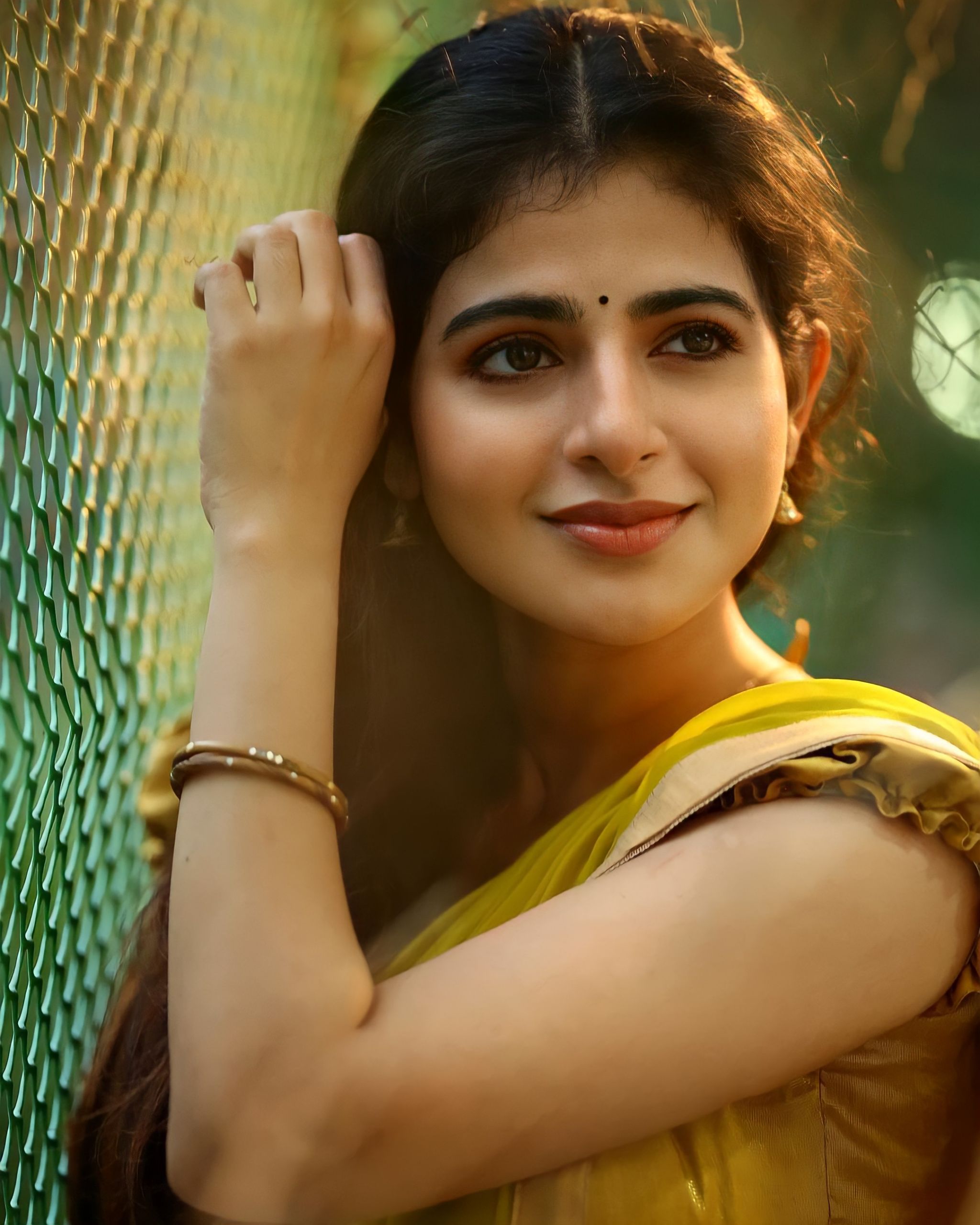 Iswarya Menon Wiki, Age, Boyfriend, Family, Biography, Images - TamilGlitz