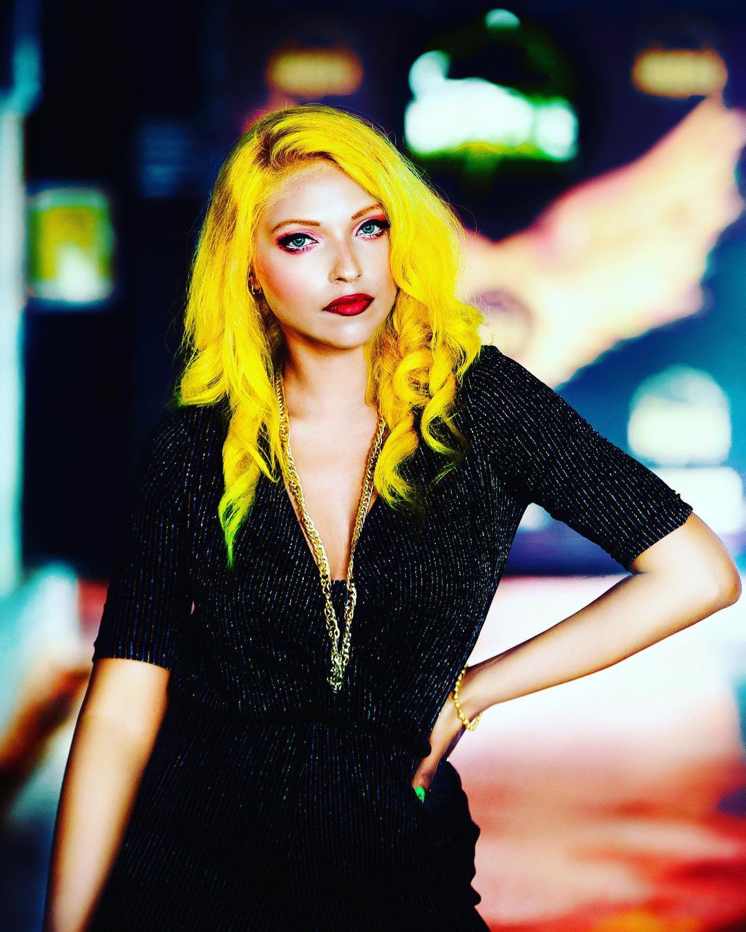 Iykki berry (Bigg Boss Tamil 5) Wiki, Age, Family, Images - TamilGlitz