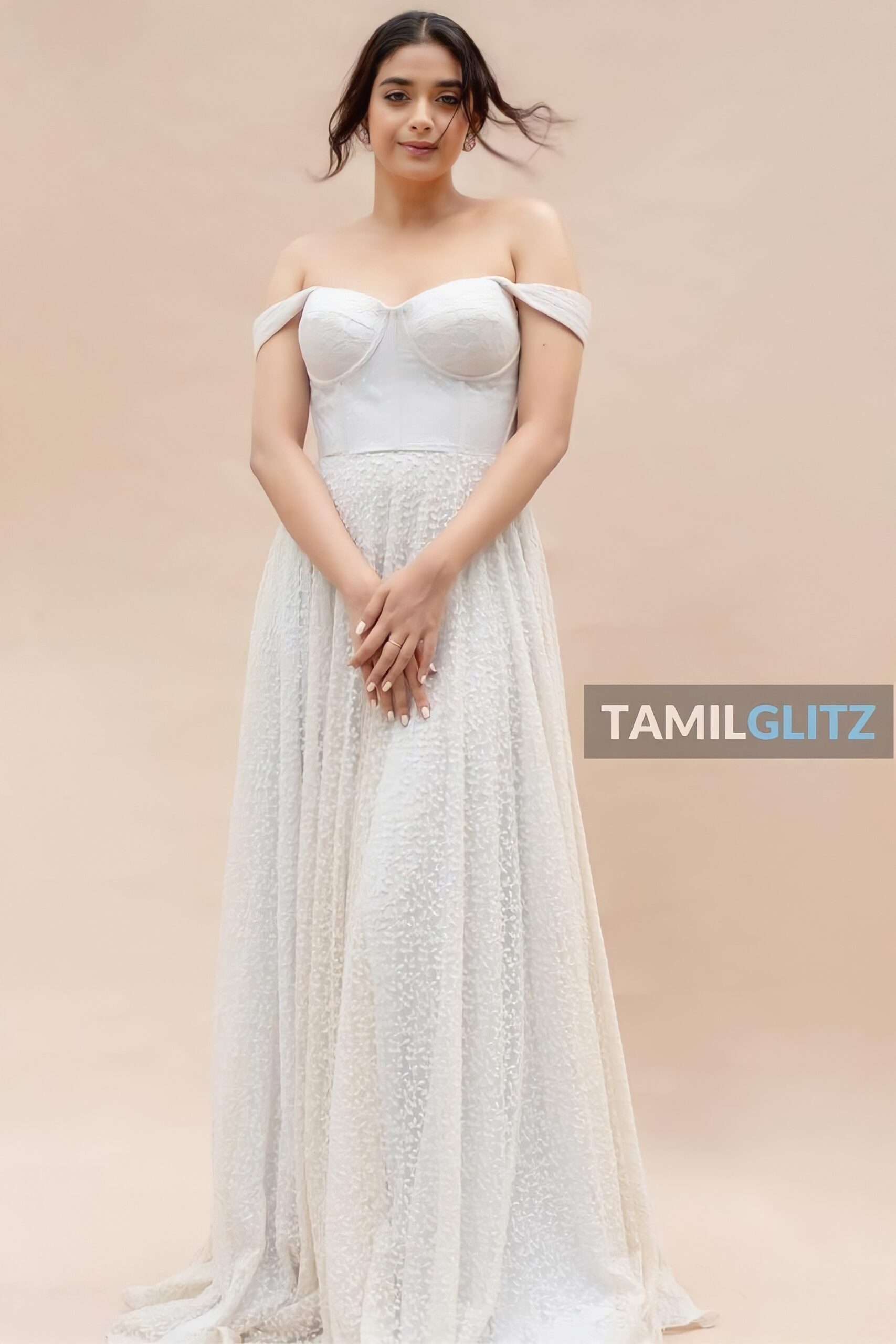 Keerthi Suresh Photos in a Beautiful White Gown