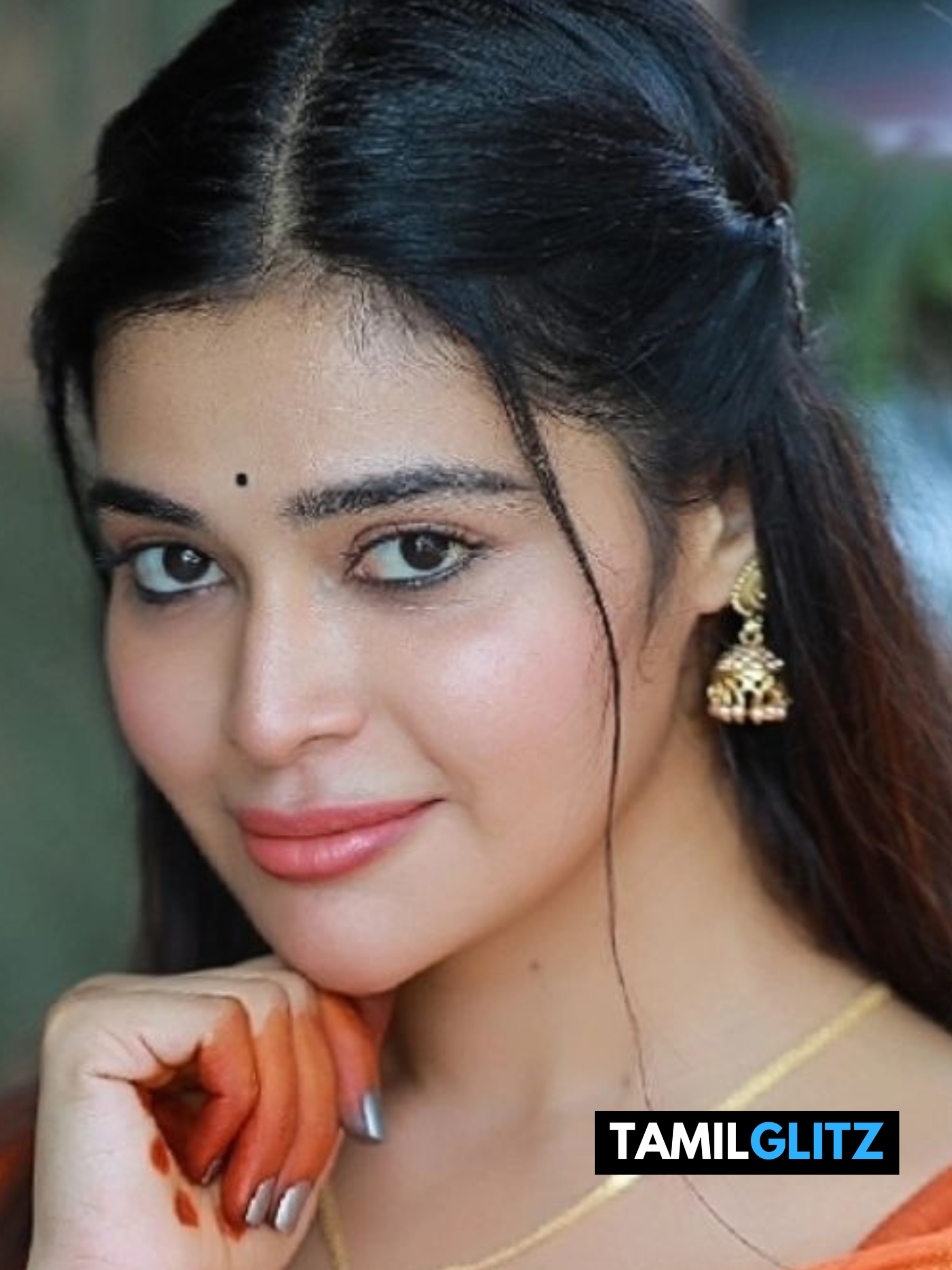 Dharsha Gupta (Bigg Boss Tamil 8) Wiki, Age, Family, Images - TamilGlitz